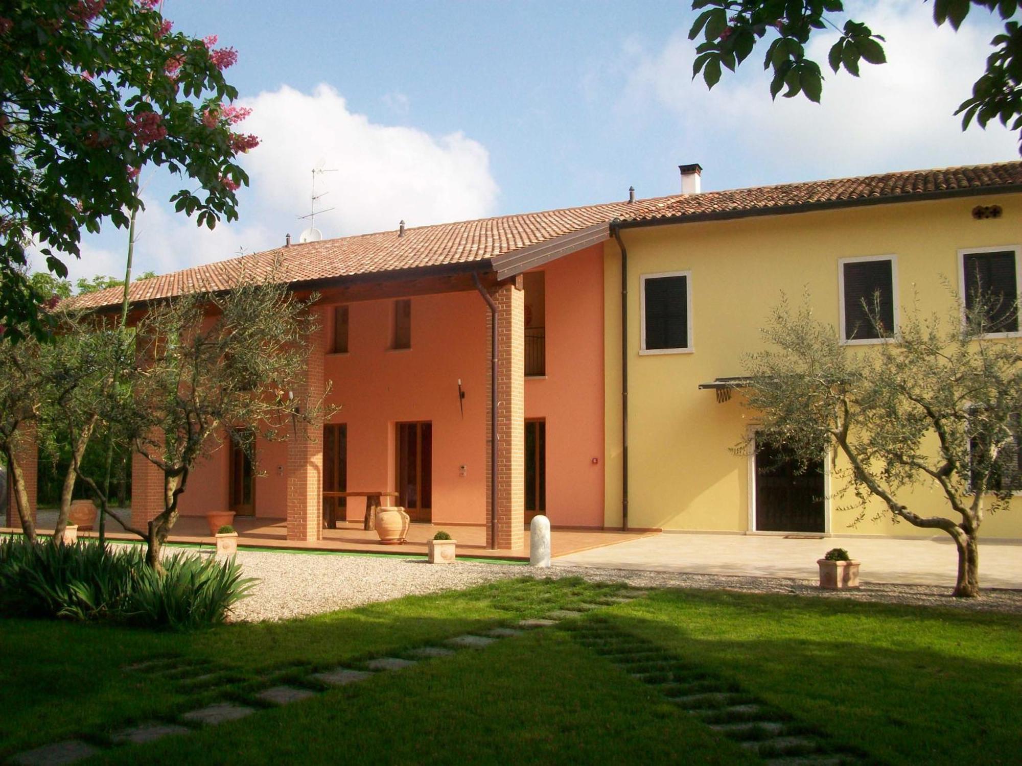Agriturismo Radamez Monzambano Luaran gambar